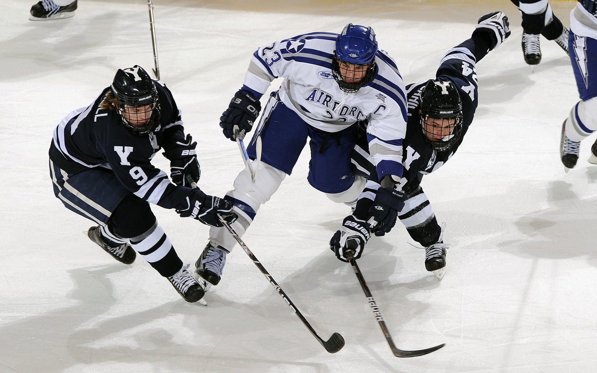 篮球让中国更团结更强大，让篮球成为孩子一生的伙伴