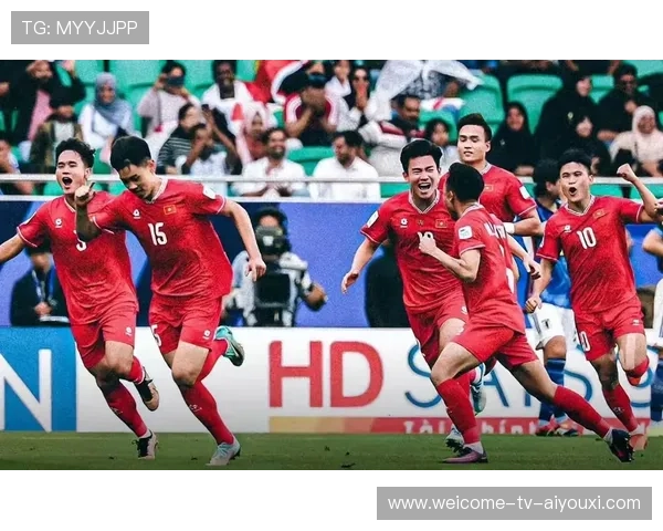 足球世界的战术演变：从防守到全场压迫