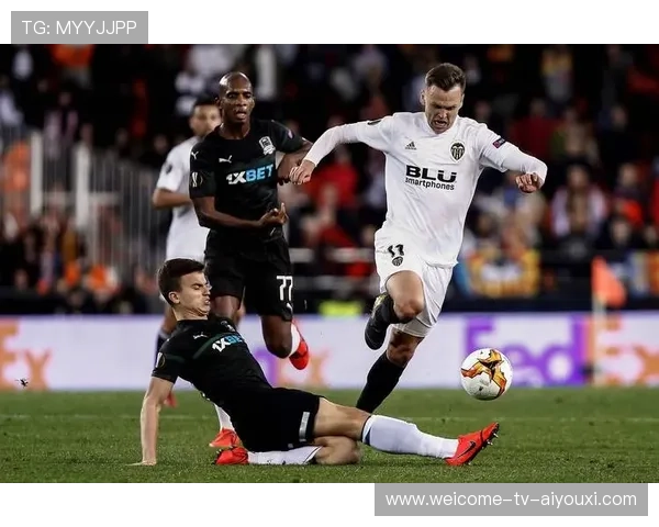 西甲边锋内切射门战术被多队效仿成为潮流，足球内切射门教学